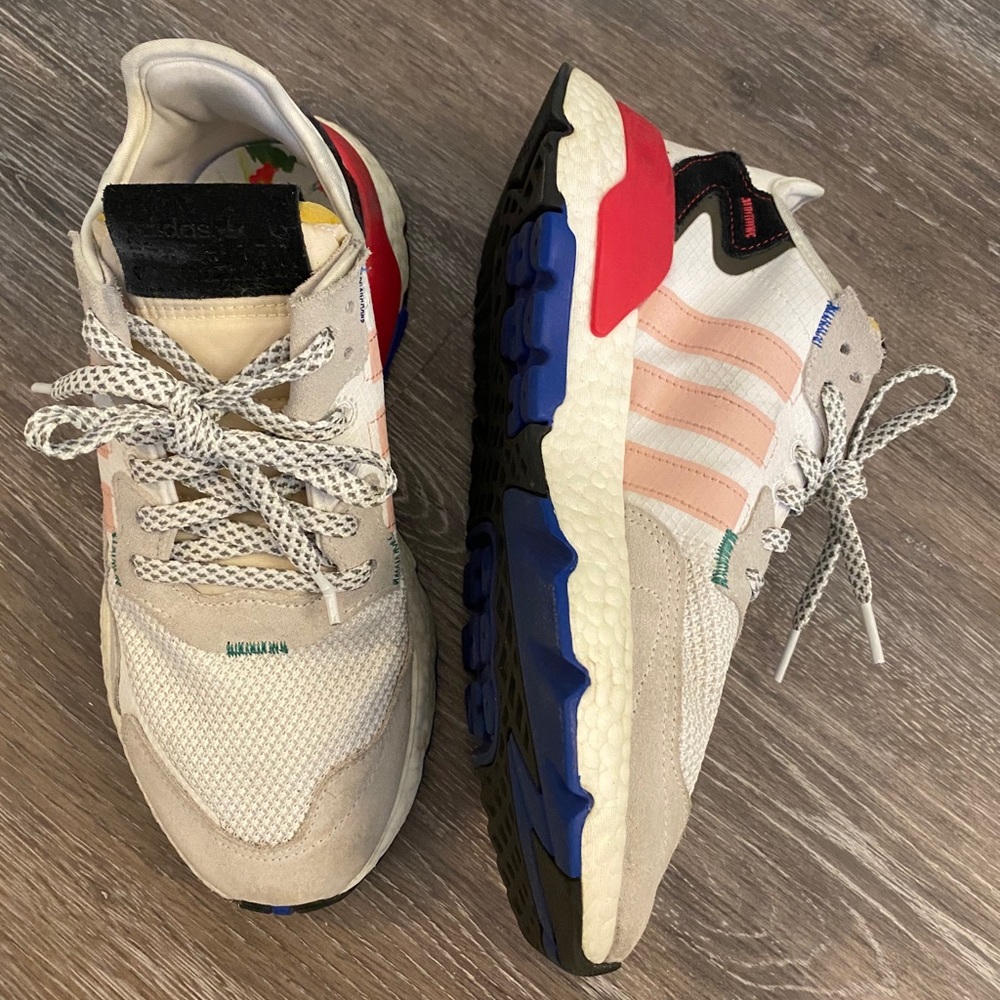Women’s Adidas Sneaker